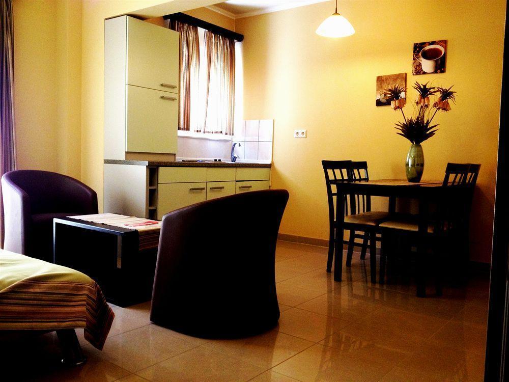 Aparthotel Comfort 4*